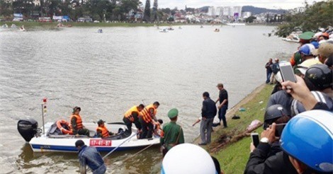 Thách nhau bơi qua hồ Xuân Hương lúc nửa đêm, nam sinh viên chết đuối