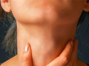 Mẹo hay trị đau họng trong ngày lạnh