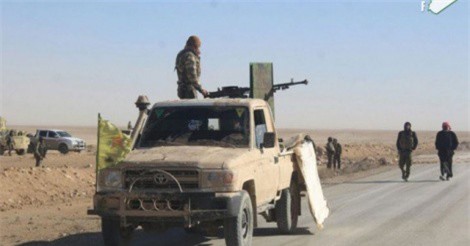 Phe đối lập Syria đánh bật IS, chiếm mỏ dầu khủng ở Deir Ezzo