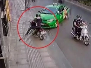 Clip: Những pha truy bắt cướp như “phim hành động” ở Việt Nam năm 2017
