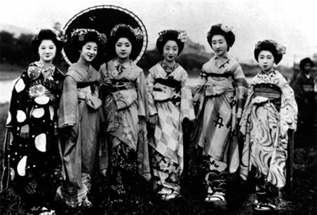Cuộc đời bí ẩn và khắc nghiệt của geisha Nhật Bản