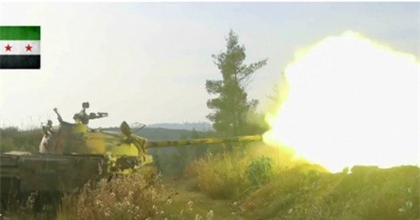 Phiến quân dùng xe tăng, pháo hạng nặng tấn công quân đội Syria ở Latakia
