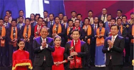 10 doanh nhân trẻ nhận giải thưởng Sao Đỏ 2017