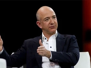 Lý do nào khiến người giàu sụ như Bill Gates, Jeff Bezos cặm cụi rửa bát mỗi tối?