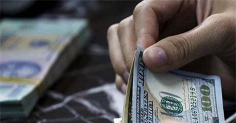 Chốt năm 2017, tỷ giá USD/VND xuyên thủng cả chốt chặn