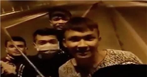 Phú Thọ: "Trẻ trâu" livestream trên Facebook khoe "chiến tích" trấn lột tiền 