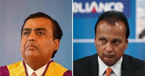 Người giàu nhất Ấn Độ thôn tính công ty của em trai