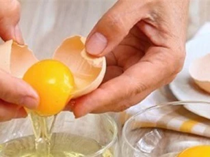 Những tác hại không ngờ từ việc ăn trứng gà sống