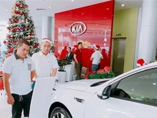Thuế bằng 0%, thị trường ô tô bùng nổ