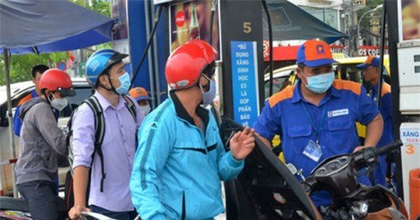 Chia lại "miếng bánh" xăng dầu