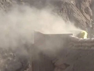 Clip: Tân binh Trung Quốc thoát chết trong gang tấc vì ném hụt lựu đạn