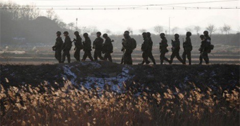 Triều Tiên chính thức mở lại đường dây nóng với Hàn Quốc sau 2 năm gián đoạn