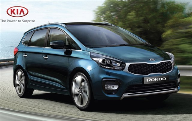 Kia Rondo giảm giá sốc dịp đầu năm mới