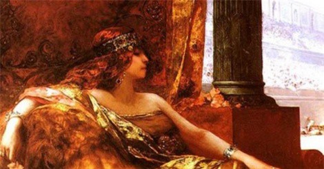 Nhan sắc mỹ miều của hoàng hậu xuất thân từ nhà chứa