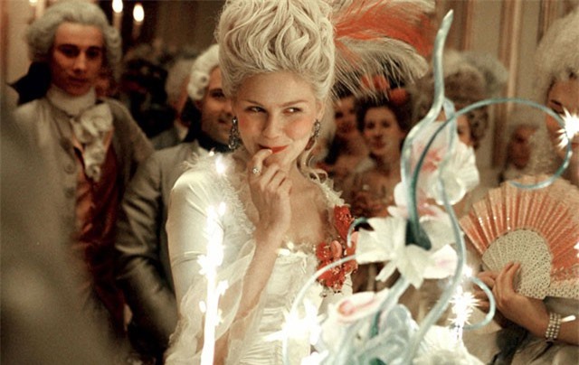 Tìm hiểu cuộc sống ăn chơi phóng túng của hoàng hậu cuối cùng nước Pháp