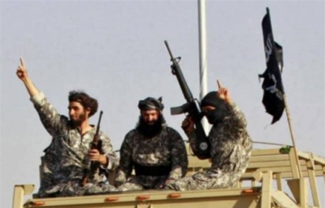 IS "huyết chiến" với Mặt trận al-Nusra ở Syria, cướp trắng 2 thị trấn chiến lược