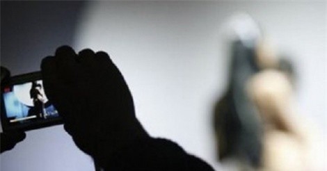 Dùng clip sex để tống tiền người tình