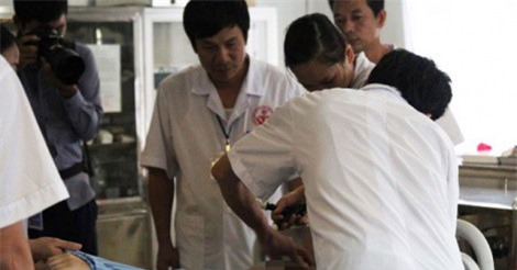 Hà Nội: Bố mẹ đánh thuốc mê đưa con gái đi viện tâm thần vì lý do khó tin