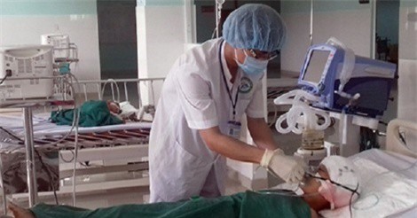 Kon Tum: Bé 6 tuổi nghịch súng khiến anh trai trọng thương