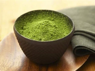 Tự làm bột trà xanh tại nhà: Một công đôi việc