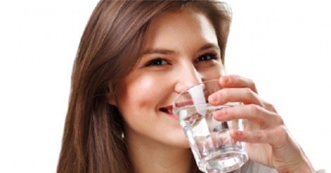 Sai lầm tai hại từ thói quen đợi đến khát mới uống nước 