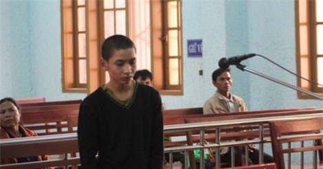 Gia Lai: Xét xử đối tượng 15 tuổi giở trò đồi bại với bé gái 6 tuổi