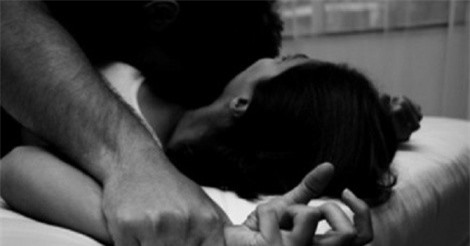 Nhậu say, thiếu nữ 15 tuổi bị bạn nhậu hiếp dâm