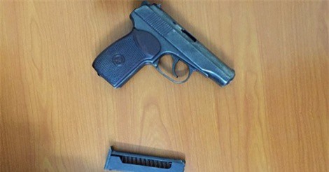 Hà Nội: Truy đuổi đối tượng tàng trữ súng trong ôtô