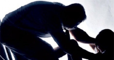 Người lớn vắng nhà, nam thanh niên "tranh thủ" hiếp dâm bé gái 14 tuổi