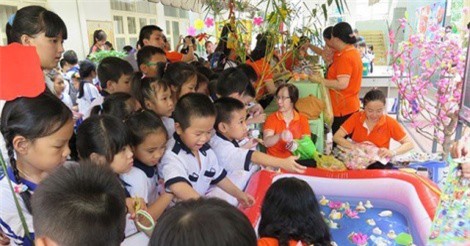 TP.HCM: Cấm trường học chúc Tết, tặng quà cho lãnh đạo