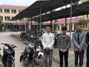 Không có tiền chơi game, nhóm học sinh trộm hàng loạt xe máy