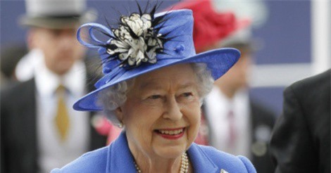 Nữ hoàng Anh tiết lộ bí mật "động trời" về hoàng gia