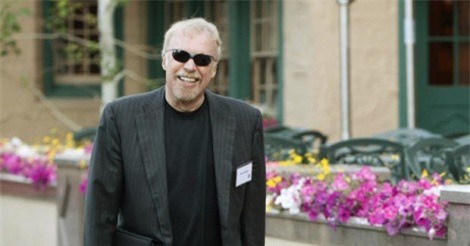 Phil Knight: Từ gã nghiện giày đến mối duyên với Đại học Stanford