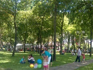 TP.HCM: Hội chợ đang “bào mòn nhan sắc” của công viên