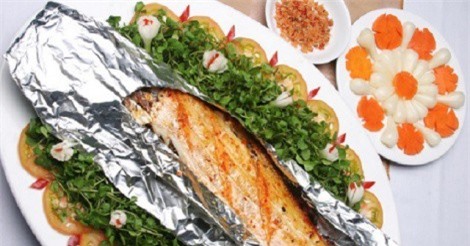 Tác hại không ngờ từ việc lạm dụng giấy bạc bọc thực phẩm