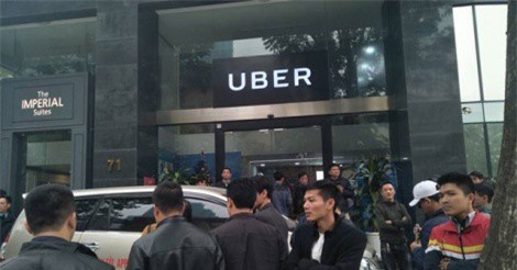 Vì sao văn phòng Uber Hà Nội phải mở cửa đối thoại với tài xế?