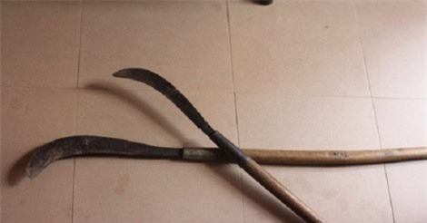 Dùng rựa chém người tình tử vong rồi lao vào xe tải tự tử