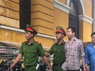 Gây án mạng chỉ vì... không đủ tư cách mời bia