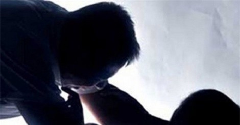 Khánh Hòa: Giúp vợ trông trẻ, chồng giở trò đồi bại với bé gái 3 tuổi