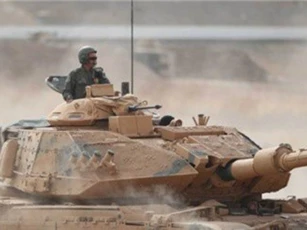 Thổ Nhĩ Kỳ đưa vũ khí tới biên giới Syria đề phòng Mỹ