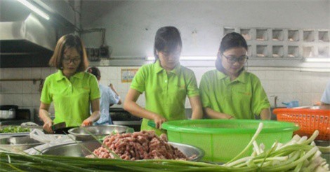 Ra mắt ngân hàng thực phẩm cho người nghèo