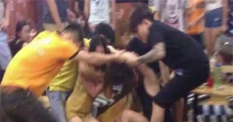 Yêu chung 1 cô gái, 2 thanh niên chém nhau trọng thương