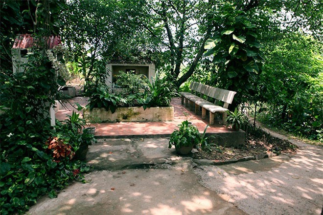 Bí ẩn ngôi miếu thờ hai thiếu nữ ở bãi giữa sông Hồng