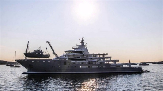 CEO Facebook bí mật mua "siêu" du thuyền 150 triệu USD