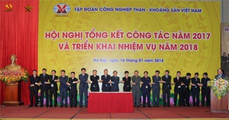 Phó thủ tướng Trịnh Đình Dũng: Tập đoàn Than - Khoáng sản cần đẩy mạnh tái cấu trúc toàn diện, cạnh đó là diễn biến nợ hơn 100.000 tỉ