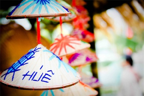 "Ghé thăm" làng nghề làm nón Huế