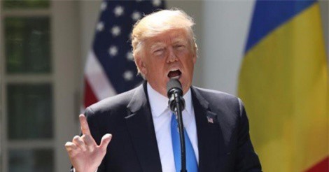 Tổng thống Trump tố Samsung làm mất 50.000 tin nhắn của nhân viên FBI