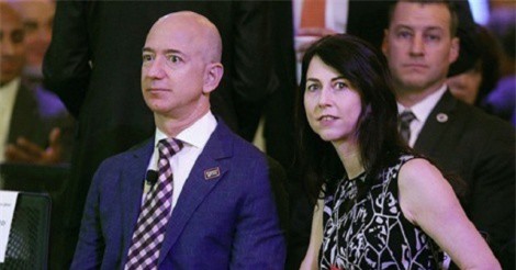 Sự thật về cuộc hôn nhân "đáng ganh tỵ" của tỷ phú giàu nhất hành tinh