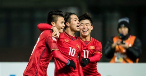 Clip: Fan Đăk Lăk trang trí xế hộp cực "độc" cổ vũ U23 Việt Nam