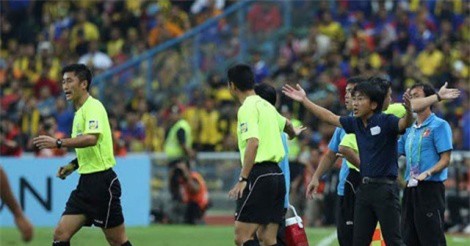 Clip: Những tình huống trọng tài Ma Ning xử ép ĐT Việt Nam ở AFF Cup 2014